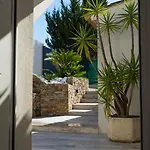 Clos Villa *